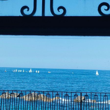 Levante seaview apartment Syracuse Buitenkant foto